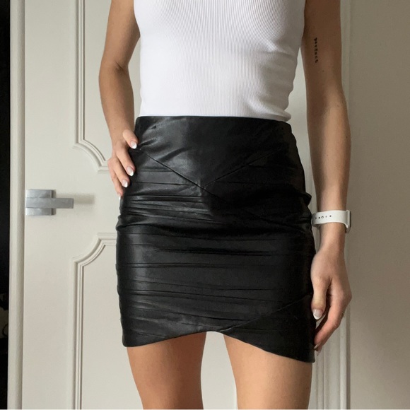Zara leather skirt - Picture 2 of 3